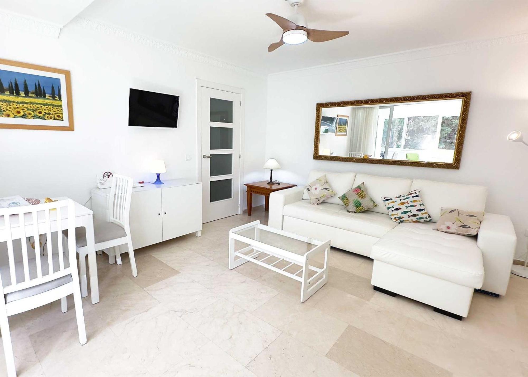 1 Bedroom Apartment Second Line Beach- Parque Marbella Building Buitenkant foto